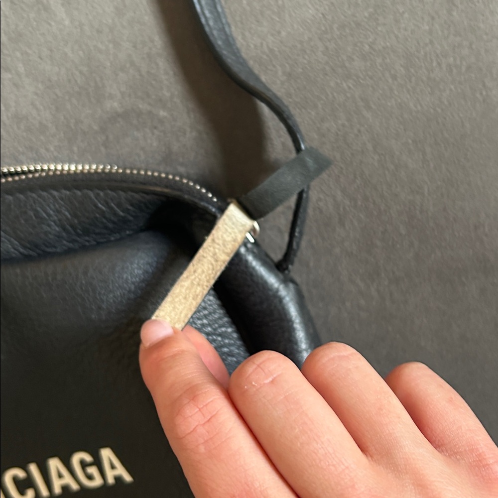 Balenciaga camera bag - Picture 3 of 5